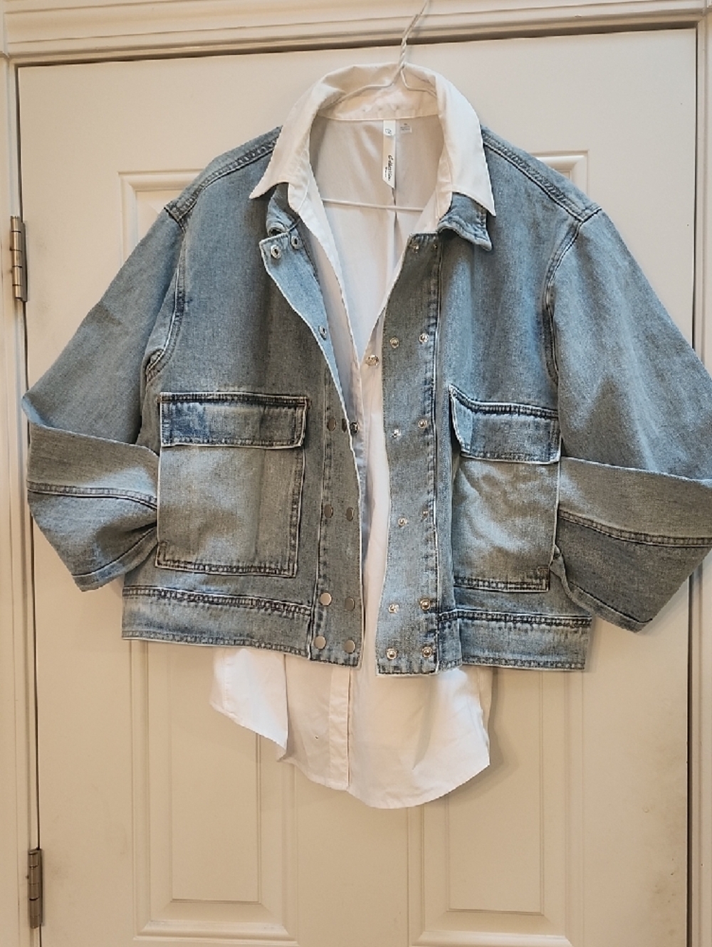 Light Wash Denim Jacket - Casual Boxy Coat - Picture 3 of 5